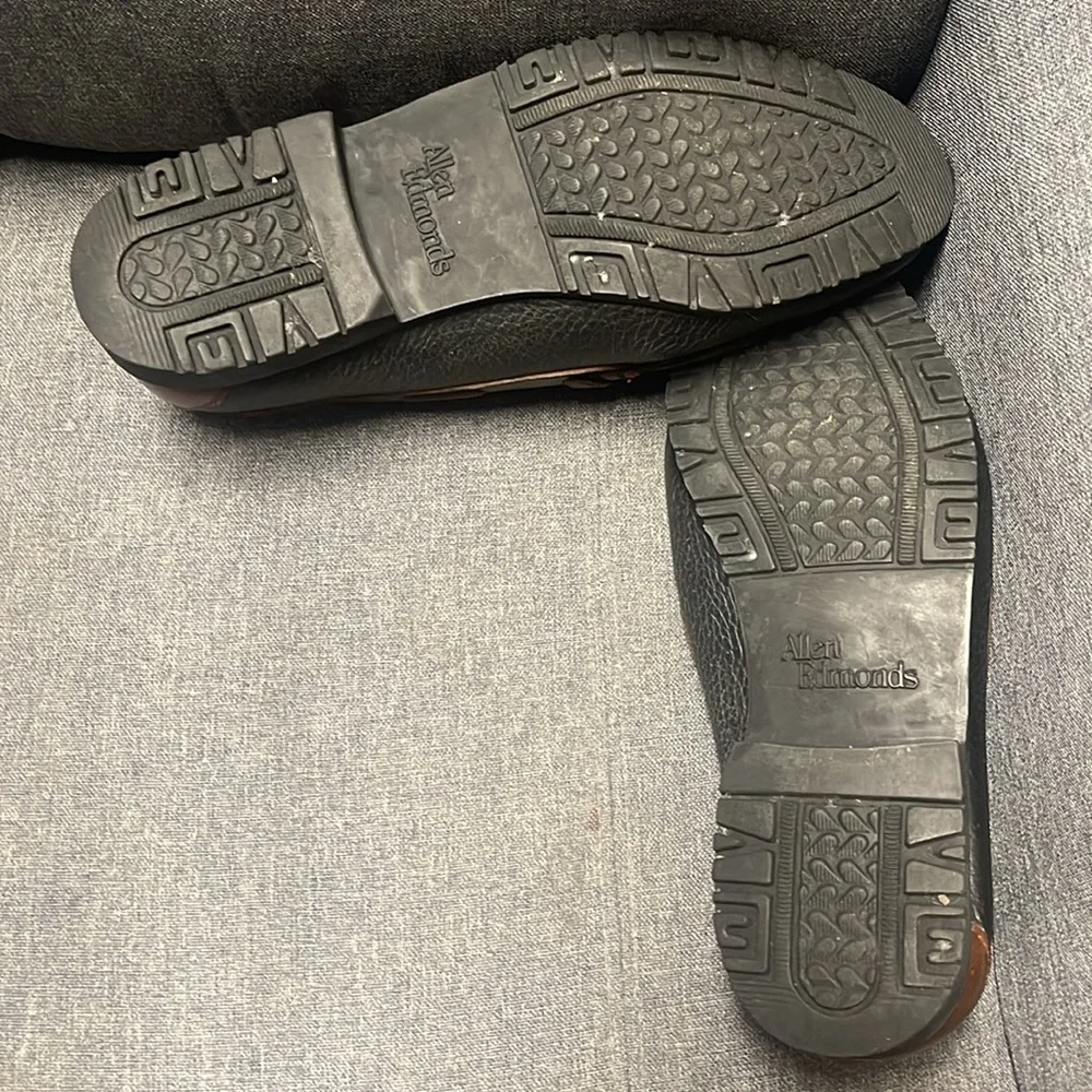 Allen Edmonds Nashua Tassel Loafer in Black & Brown - Picture 8 of 10